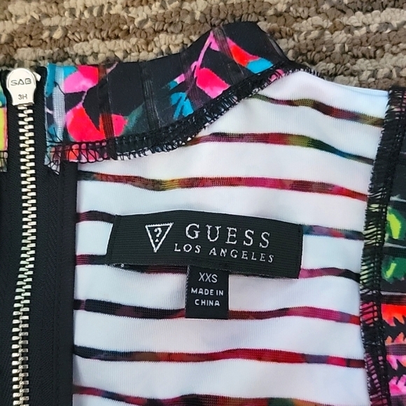 Guess Tropical Striped Lined Multi Color Dress Size XX Small Pink Black - Picture 3 of 8